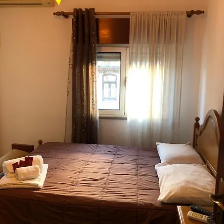 Vendégház Monte Carlo - Restaurante E Local *