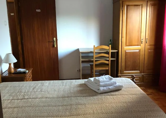 Monte Carlo - Restaurante E Local 게스트하우스 *