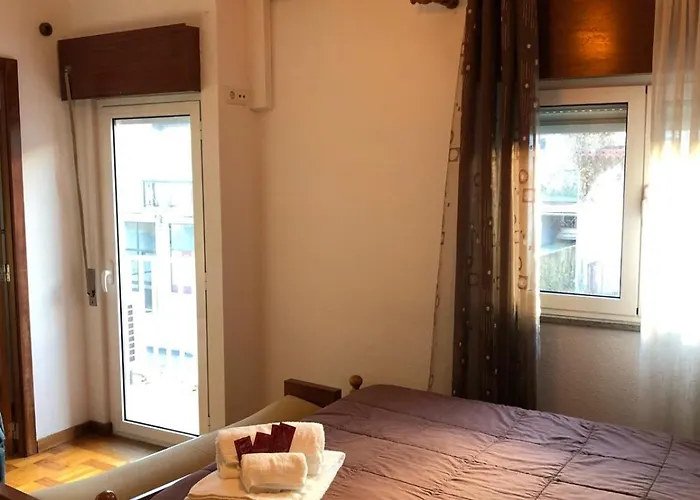 Monte Carlo - Restaurante E Local 게스트하우스 *